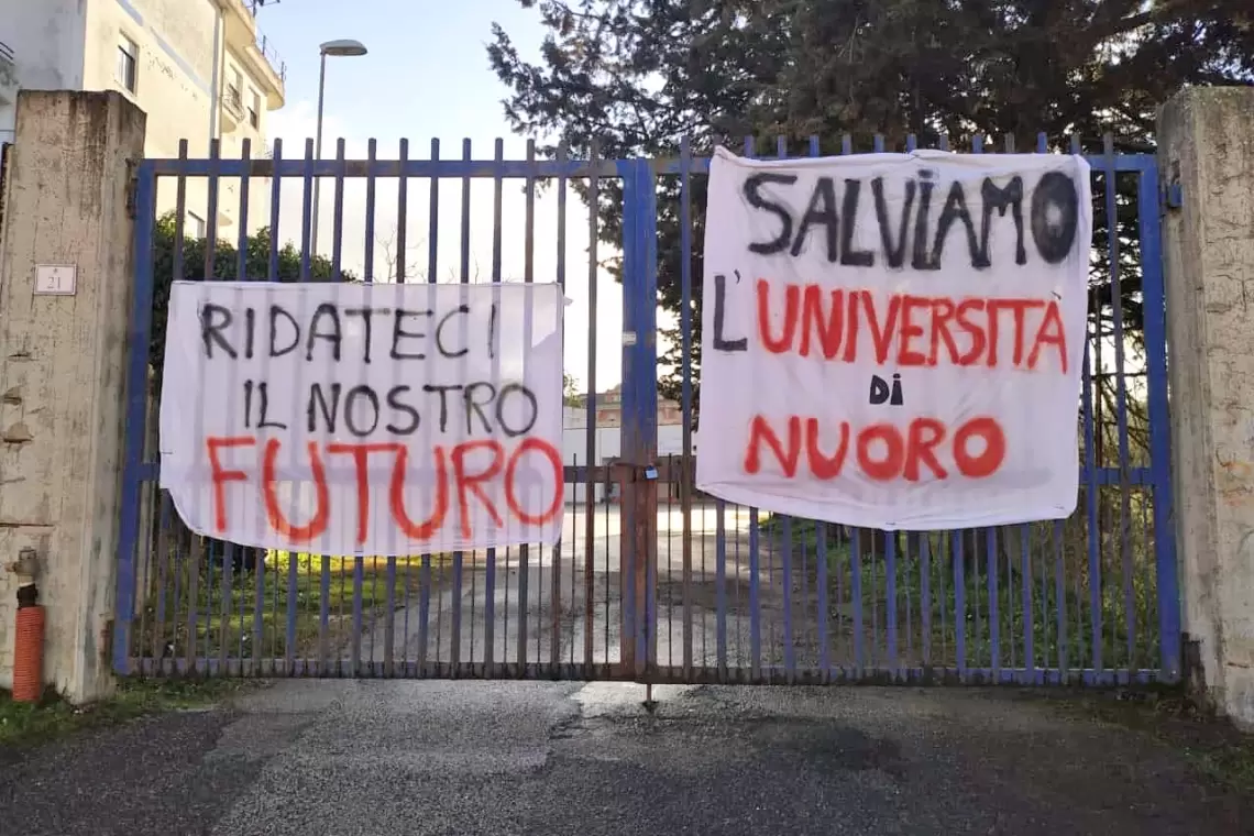 Chiusi i cancelli per i corsi forestali a Nuoro: problema amministrativo o scelta politica?