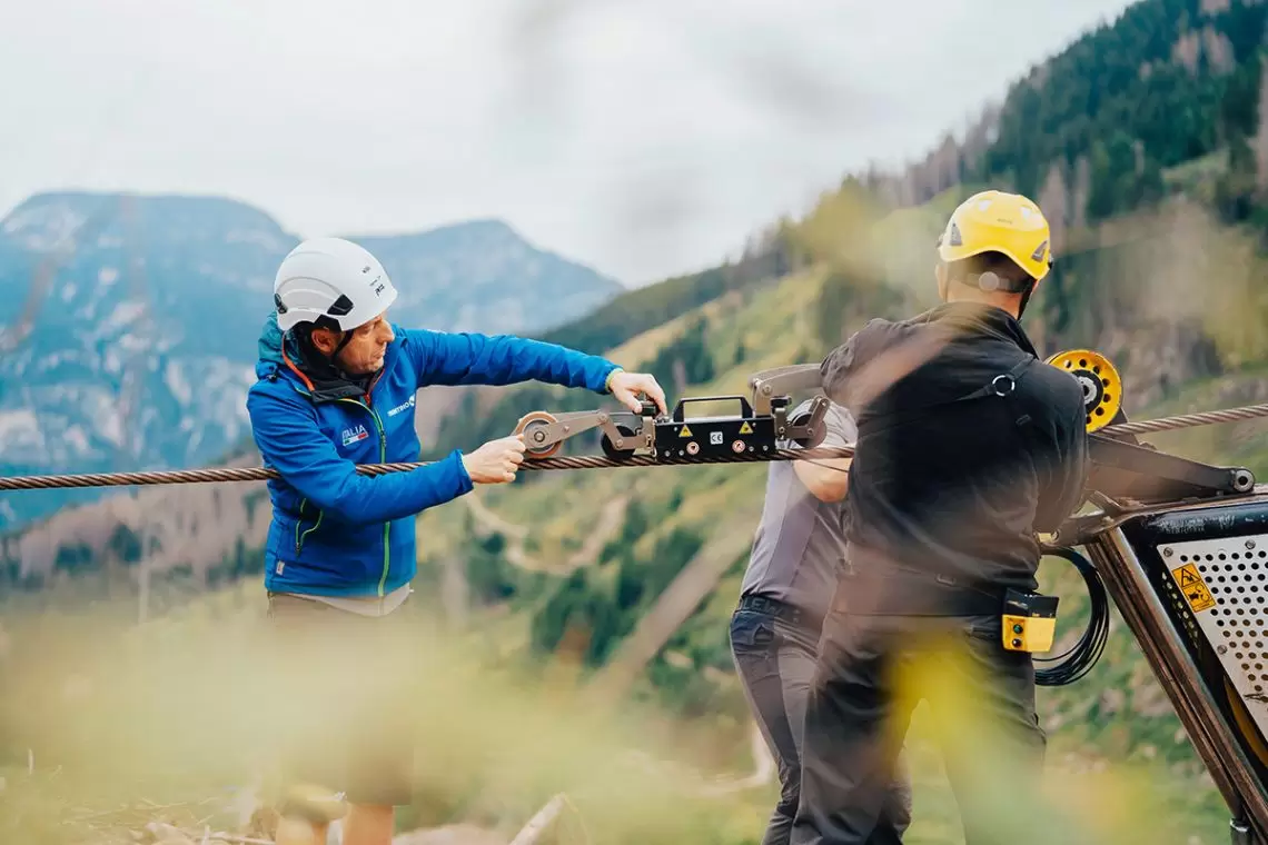 La foresta, la fune e la sicurezza: la rivoluzione dell’ispezione magnetica di TrentinoRope