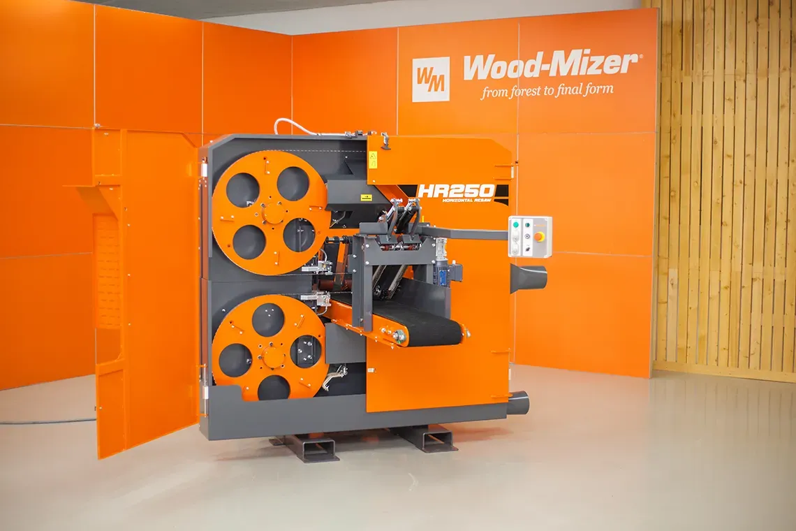 Wood-Mizer amplia la propria offerta industriale con il nuovo refendino orizzontale a doppia testa HR250