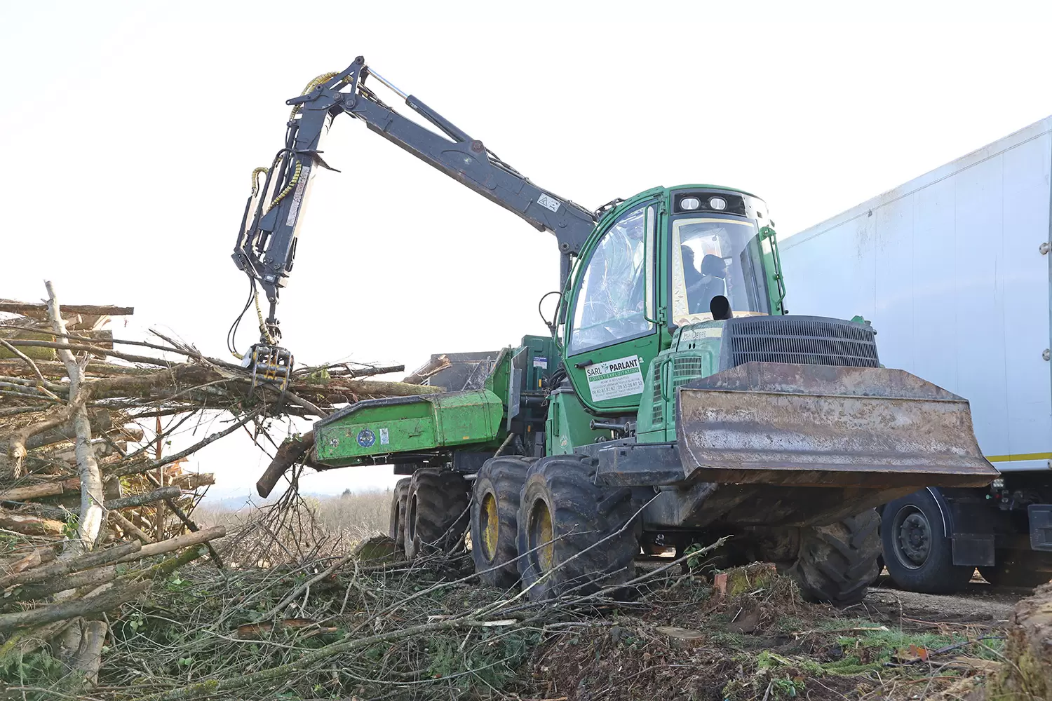 nl77 tp n4 Cippatore montato su forwarder 1
